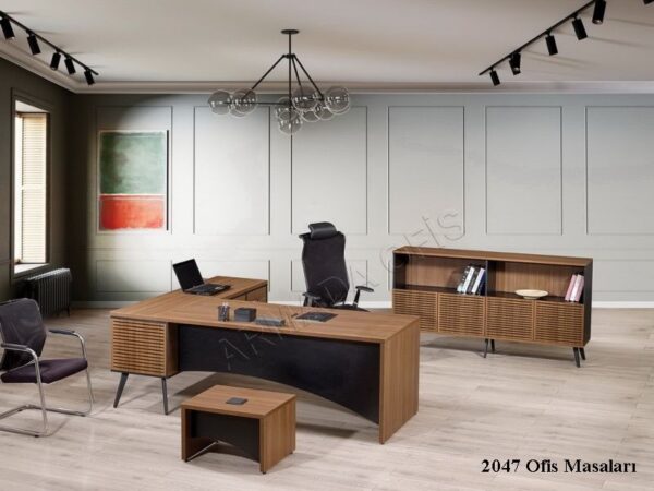 2047 - Modern Büro Masa Takımları